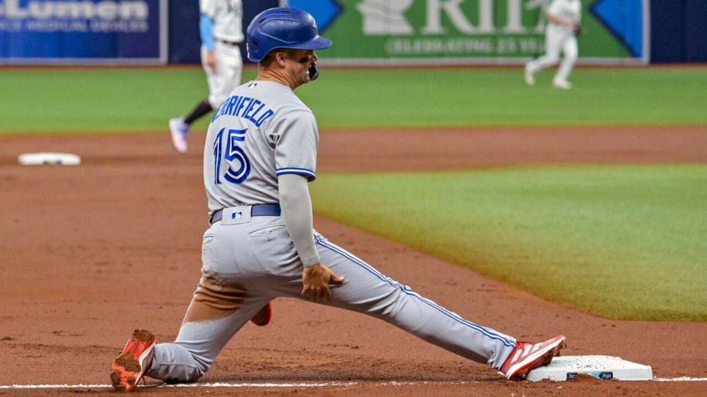 Red Sox baserunning gaffe in loss to Blue Jays drives Twitter wild