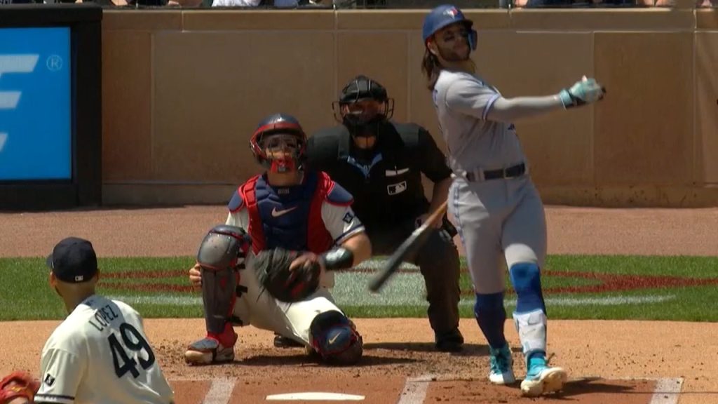 Highlight] Bo Bichette knocks out one of his prettiest opposite field home  runs of the season in the first inning against the Twins. The two-run shot  gives him 26 homers and 97