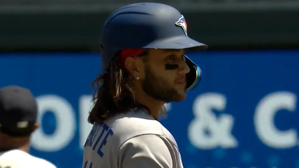 Bo Bichette's spinning throw, 07/01/2022