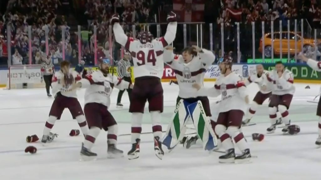 Russian star celebrates in style after Stanley Cup glory (VIDEO) — RT Sport  News