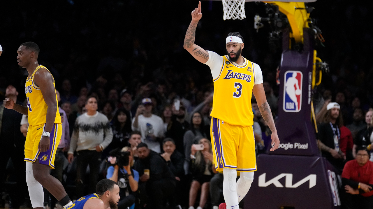 James, Davis help Lakers hold on to beat Rockets, tie series - The