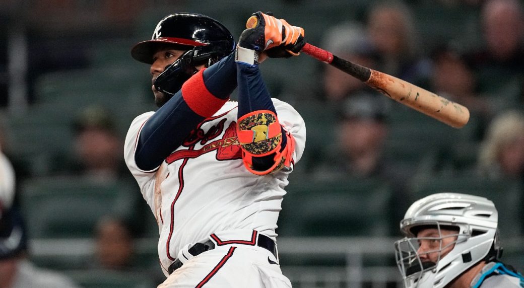 Braves hit four homers in blowout of Brewers
