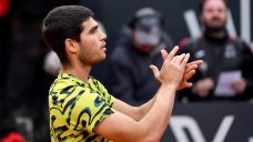 Alcaraz jumps Djokovic, returns to No. 1 in ATP rankings; Swiatek leads WTA