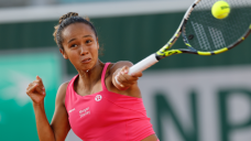 Canada’s Fernandez loses challenging match to Tauson at French Open