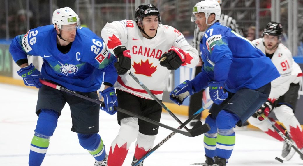 Canada tops Slovenia, U.S. beats Hungary at men's world hockey championship