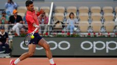 Djokovic into third round at French Open after government official critiques Kosovo comments