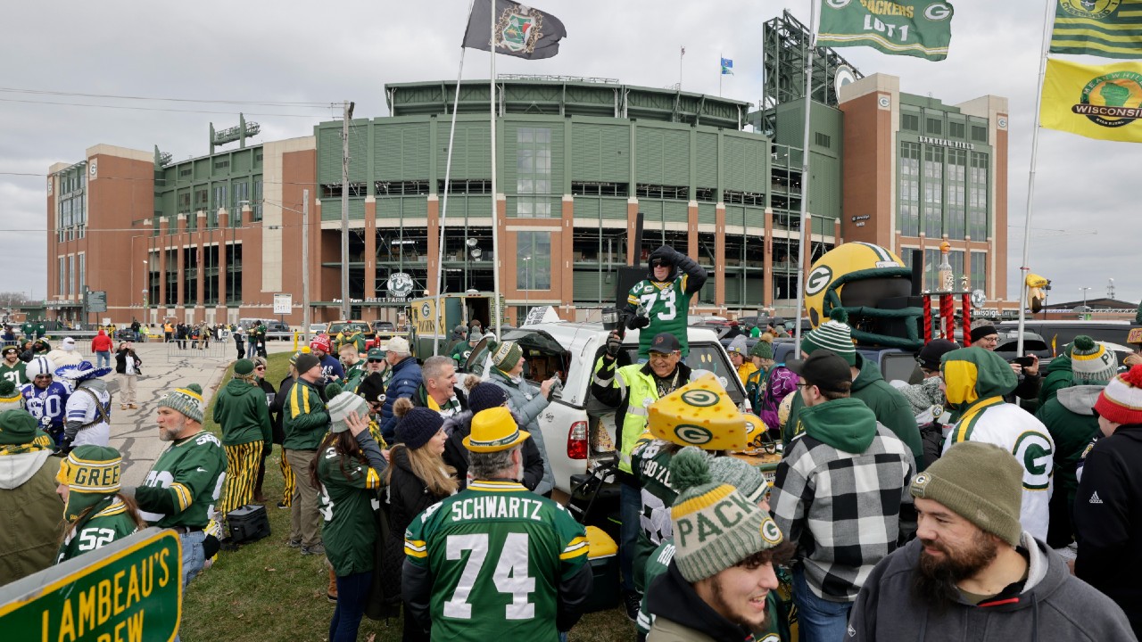 NFL owners approve flex games on Thursdays, award draft to Packers