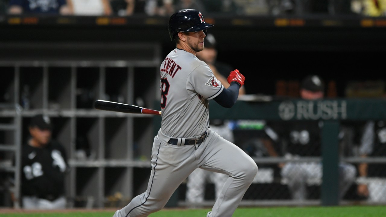 Clement and Springer hit RBI singles in the 8th in the Blue Jays