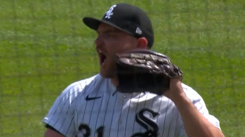 Liam Hendriks seals White Sox win, 10/03/2022