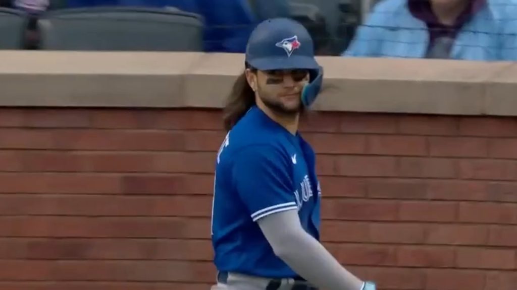 Bo Bichette displays multiple tools in win