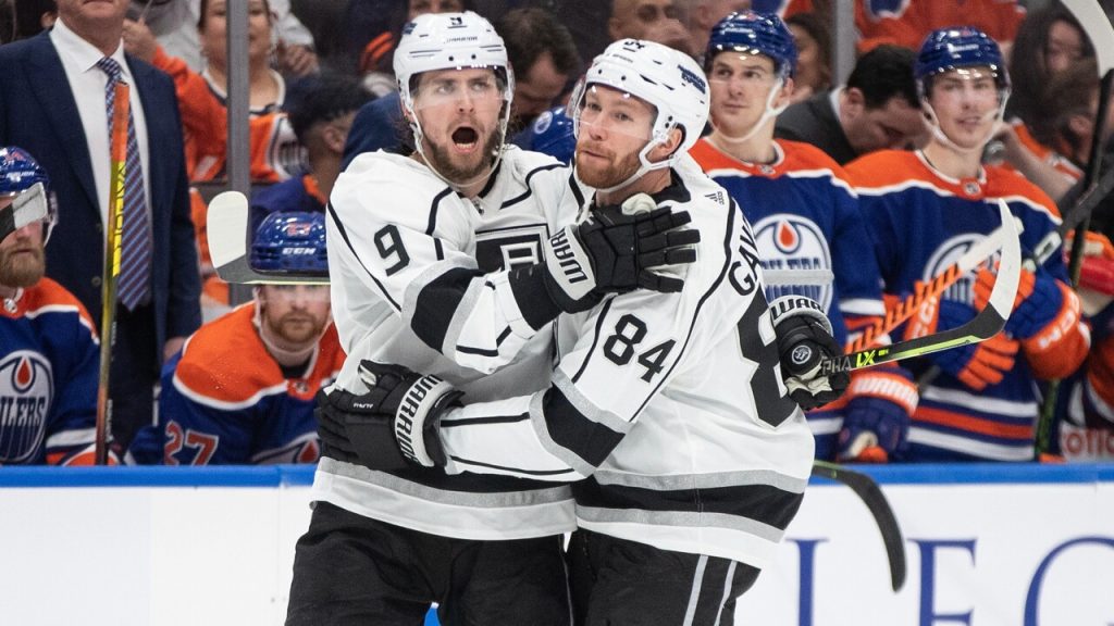 NHL: Kings send Waterloo-native to Flyers in three-team deal