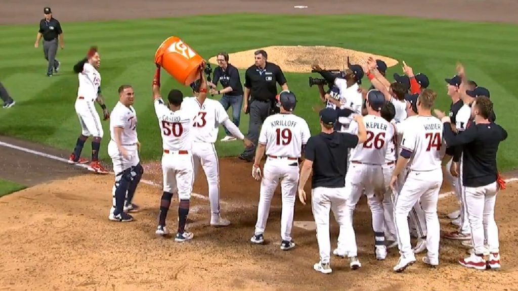 Carlos Correa hits walk-off home run as Twins come back to beat the Brewers