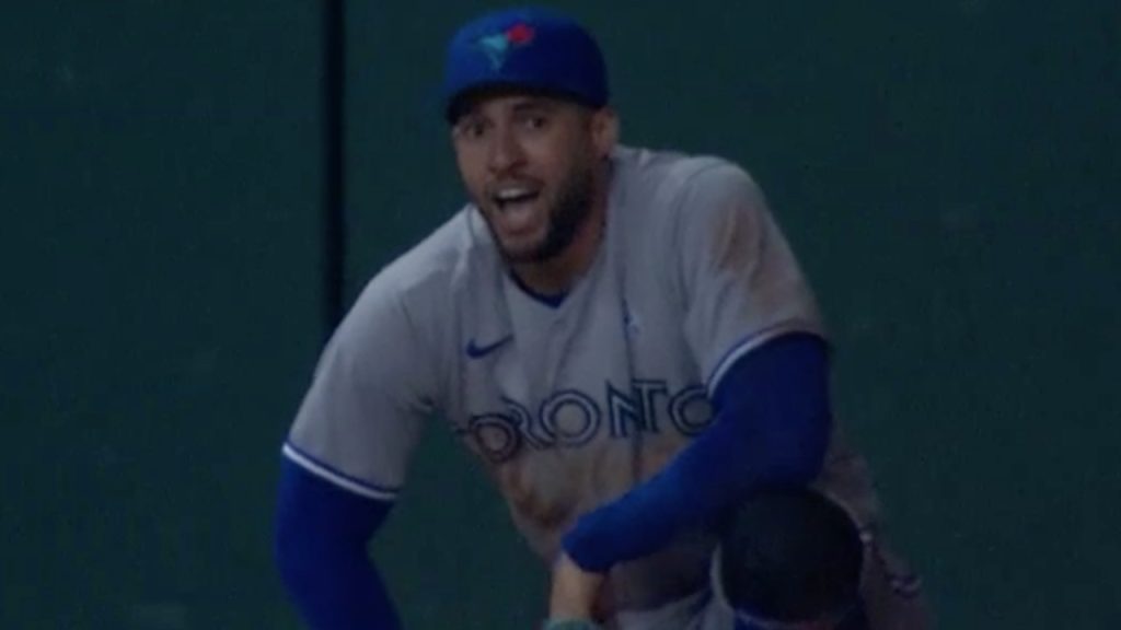 Blue Jays' George Springer makes spectacular diving grab