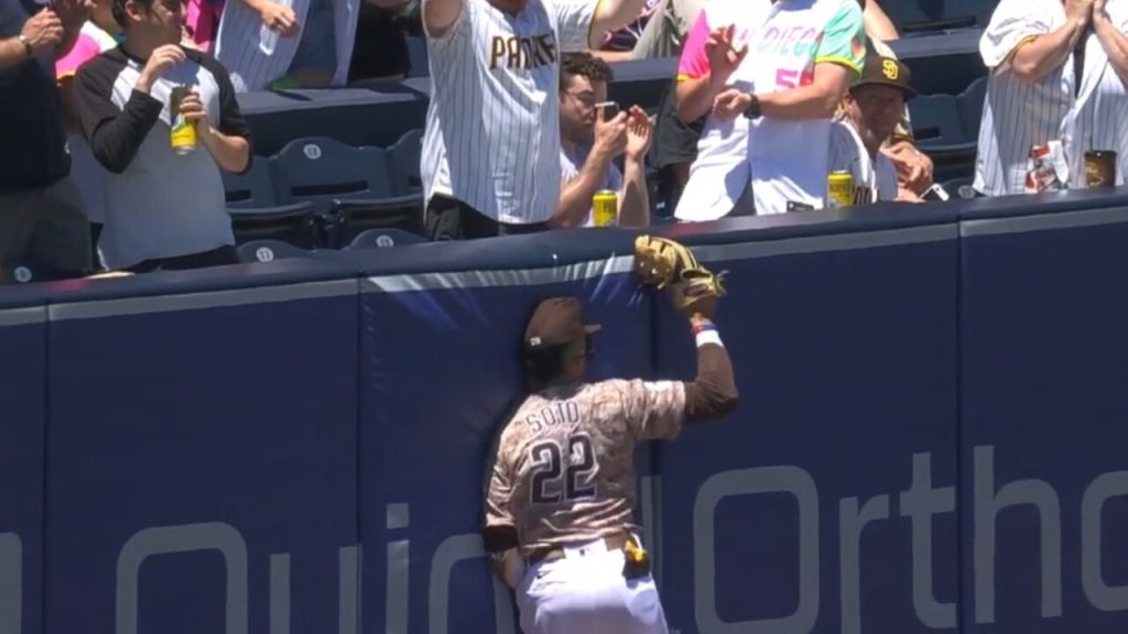 Tatis' spectacular catch, Soto's soaring homer help the Padres