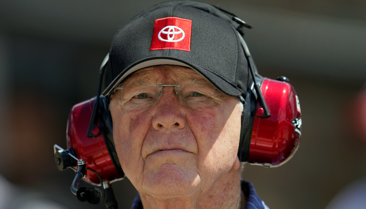 New Commanders owners buy minority stake in NASCAR's Joe Gibbs