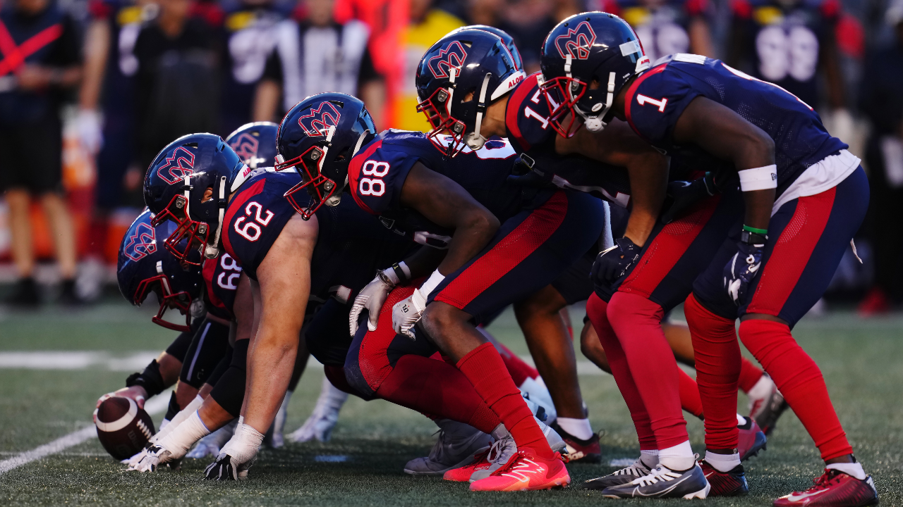 Montreal, Canada. 01st July, 2023. Montreal Alouettes quarterback Cody  Fajardo (7) hands off to running back William Stanback during first half  CFL football action against the Winnipeg Blue Bombers in Montreal, Saturday