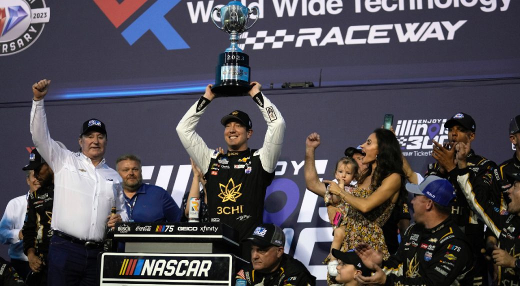 Kyle Busch Holds Off Denny Hamlin For NASCAR Cup Series Win