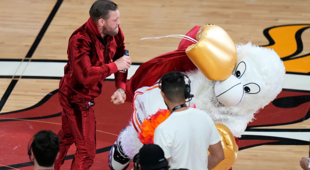 Photos: Halftime Mascot Game