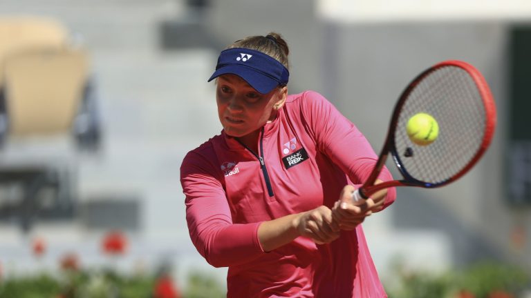 Kazakhstan's Elena Rybakina plays a shot against Linda Noskova of the Czech Republic during their second round match of the French Open tennis tournament at the Roland Garros stadium in Paris, Thursday, June 1, 2023. (AP Photo/Aurelien Morissard)