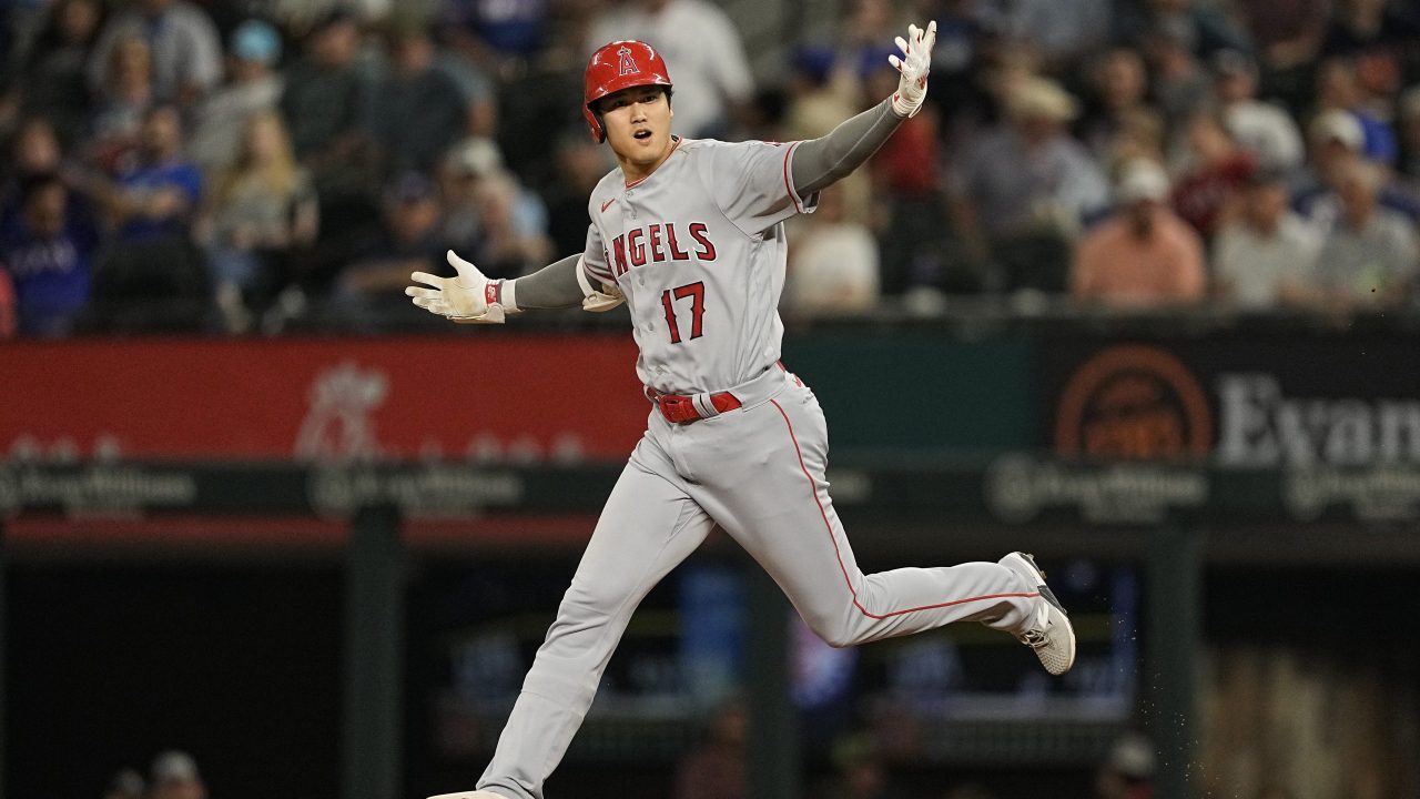 Texas Rangers' Ezequiel Duran flips his bat after hitting a two-run home  run during the fifth inning of the team's baseball game against the New  York Yankees, Saturday, April 29, 2023, in