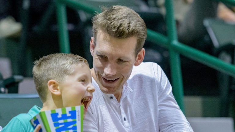 Former NBA player and current scout for the Golden State Warriors Mike Dunleavy Jr. watches the first half of an NCAA college basketball game between Tulane and Houston in New Orleans, Sunday, Feb. 17, 2019. (Matthew Hinton/AP Photo)