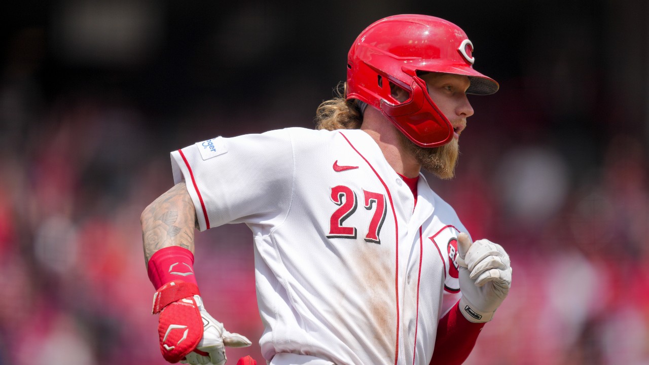 Fraley leads Reds to comeback victory over Phillies