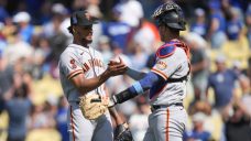 Giants finish off rare sweep of Dodgers in Los Angeles