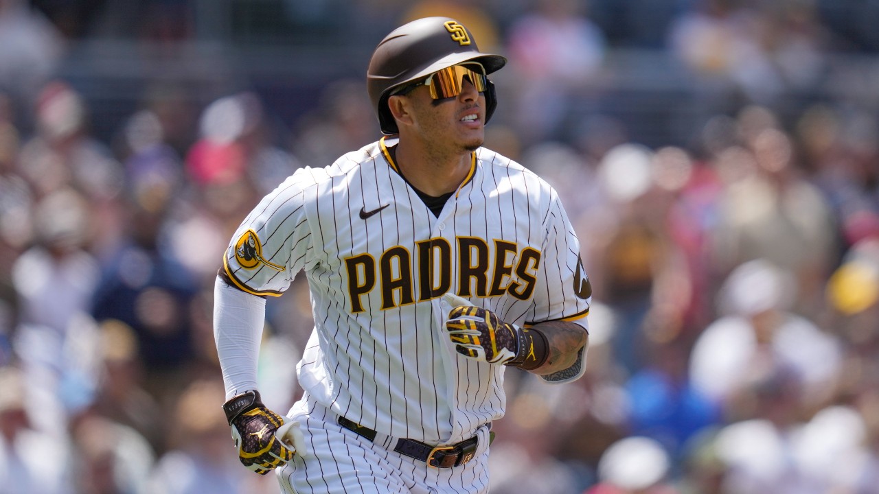 Manny Machado, San Diego Padres third baseman, has right elbow surgery