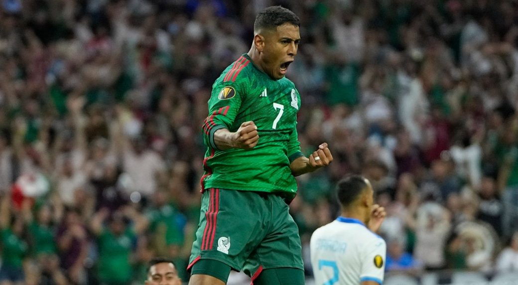 W Gold Cup on X: ⚽ Luis Romo scored a brace for @miseleccionmx