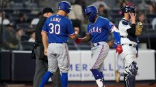 García&#8217;s two-run homer in the 10th lifts the Rangers over the struggling Yankees