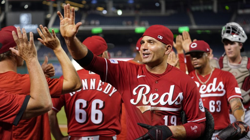 Video: Joey Votto loved sticking it to s--- talking Cardinals fans