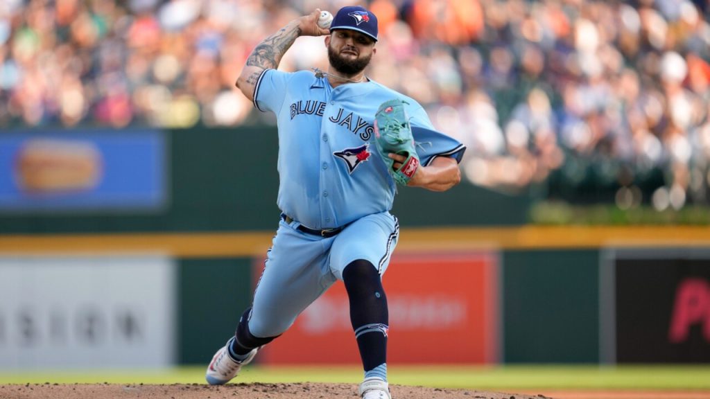 Whit Merrifield and Alek Manoah lead the Blue Jays to a 12-2 victory over  the Tigers