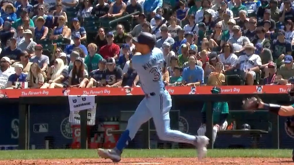 WATCH as Kevin Kiermaier introduces himself to Blue Jays fans in a