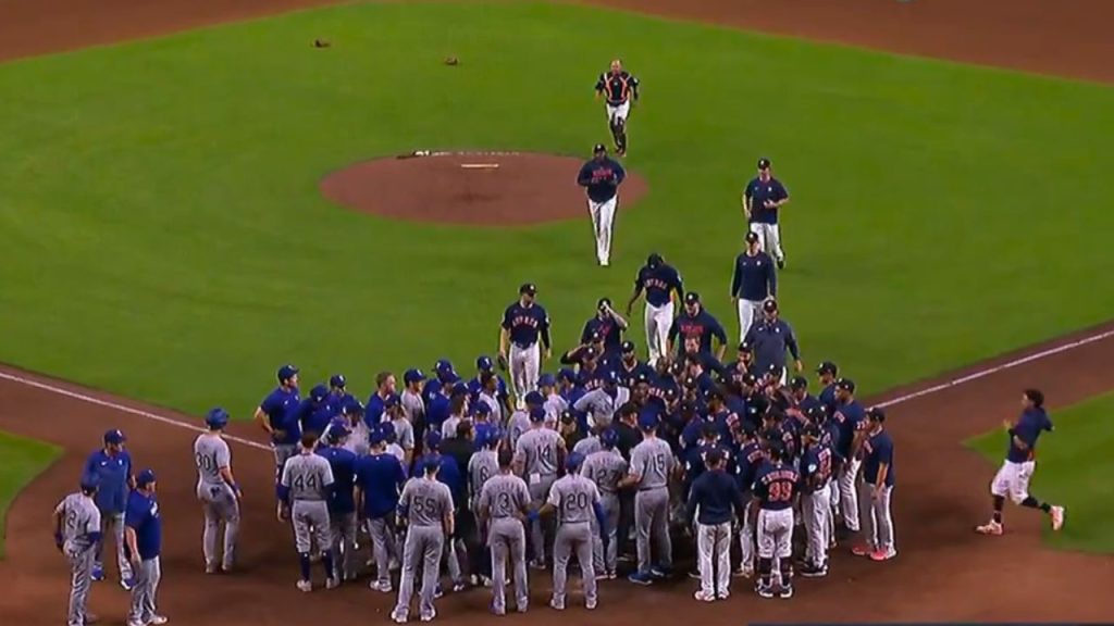 Astros take 3-2 lead over Rangers after benches clear