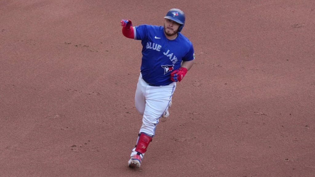 Alejandro Kirk's solo homer (8), 09/29/2023