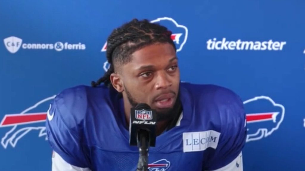 Inside the Bills' emotional day with Damar Hamlin, 430 miles away, on their  minds