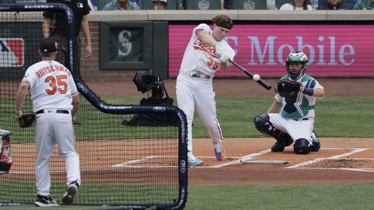 MLB on X: Adley Rutschman crushed 27 1st-round homers, hitting from BOTH  sides of the plate. 🤯 #HRDerby  / X