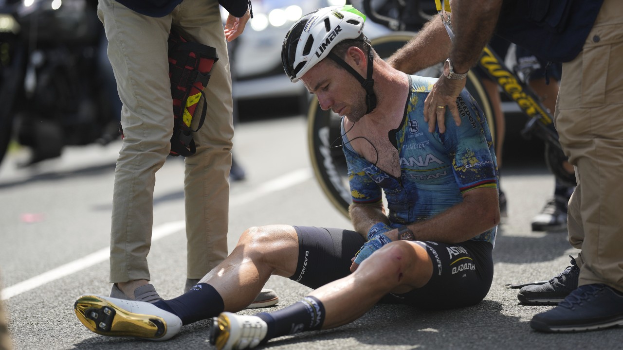 Cavendish crashes out in last attempt to take record for most Tour ...