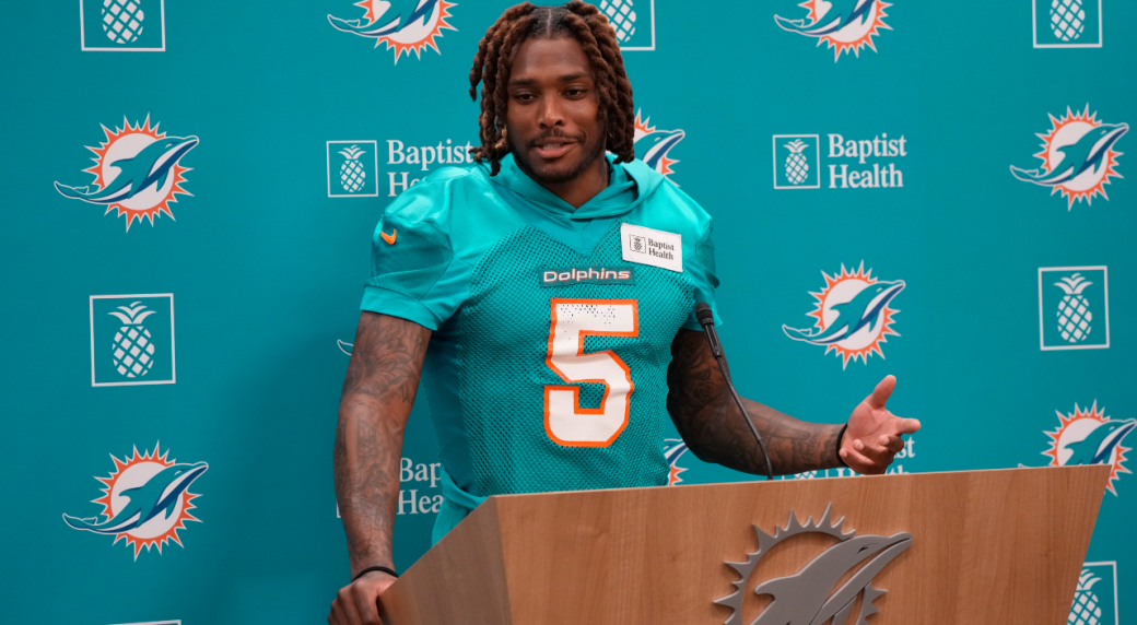 Mike McDaniel provides update on injured Dolphins after Broncos game