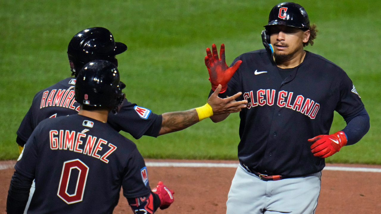 MLB roundup: Cards' Willson Contreras stars in return to Chicago