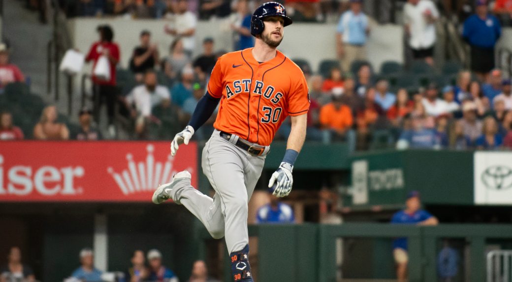Astros rally for win, take series against AL West-leading Texas after blowing eight-run lead