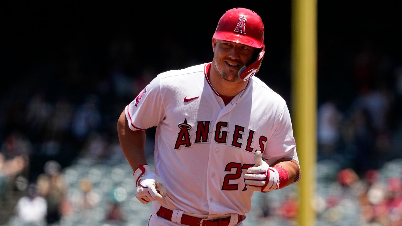 Mike Trout has stitches removed from surgery on broken hand, but