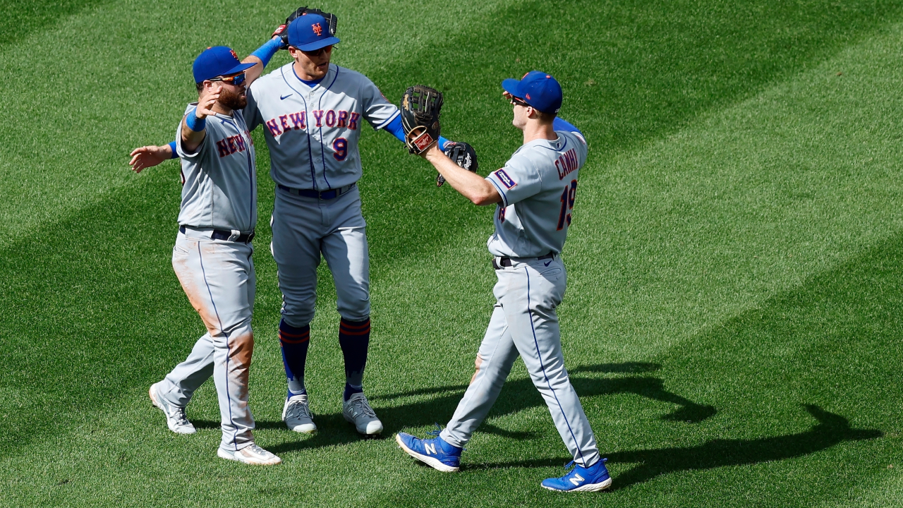 Mets Defeat Reds in Suspended Game, but Take Their Time Doing So