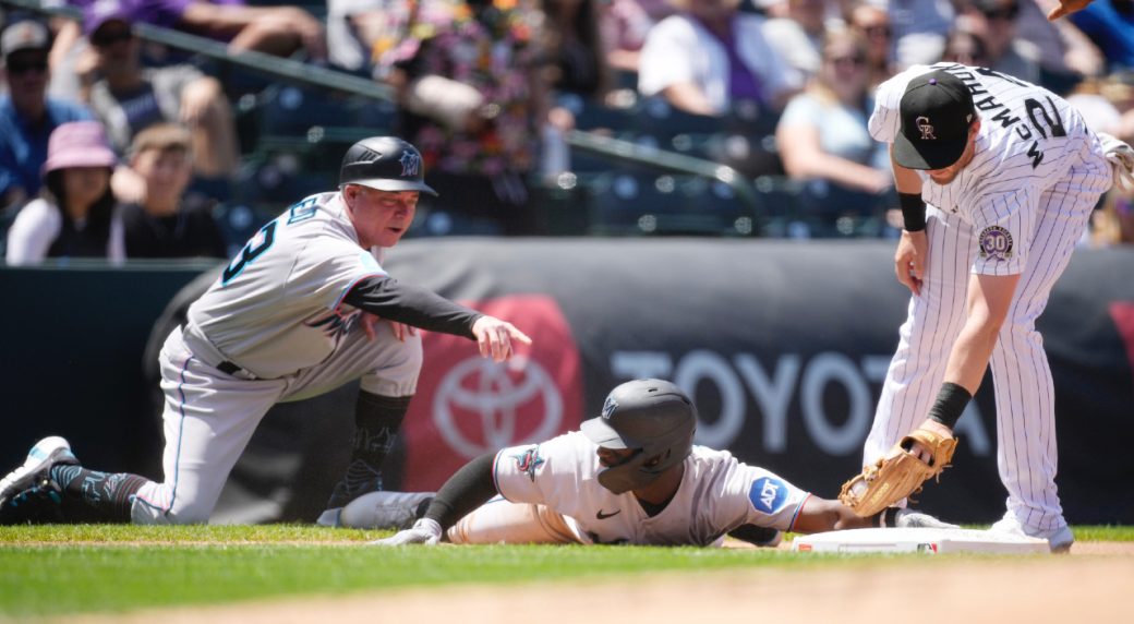 Bats name former Cub Jody Davis next manager