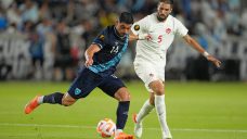 Canada ties Guatemala, has back against wall in Gold Cup after second straight draw