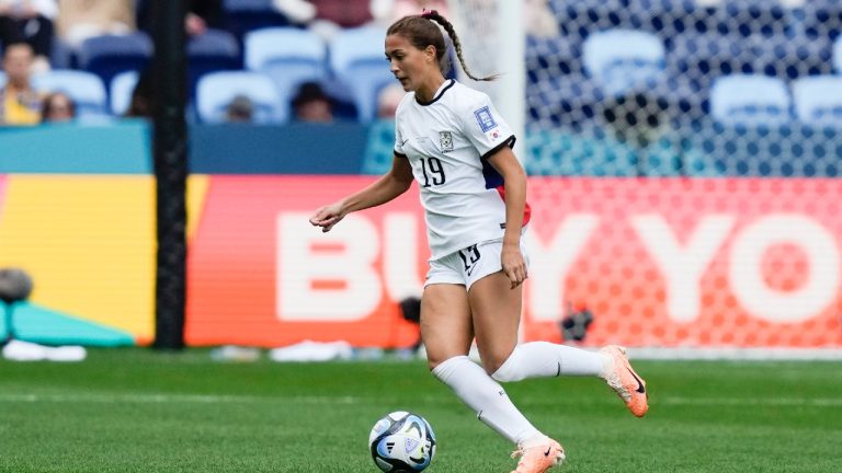 Casey Phair, the youngest player at last summer's Women's World Cup, has signed with NWSL club Angel City. (Rick Rycroft/AP)