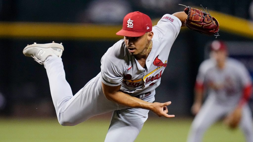 Umpire makes Cardinals pitcher Jordan Hicks switch gloves