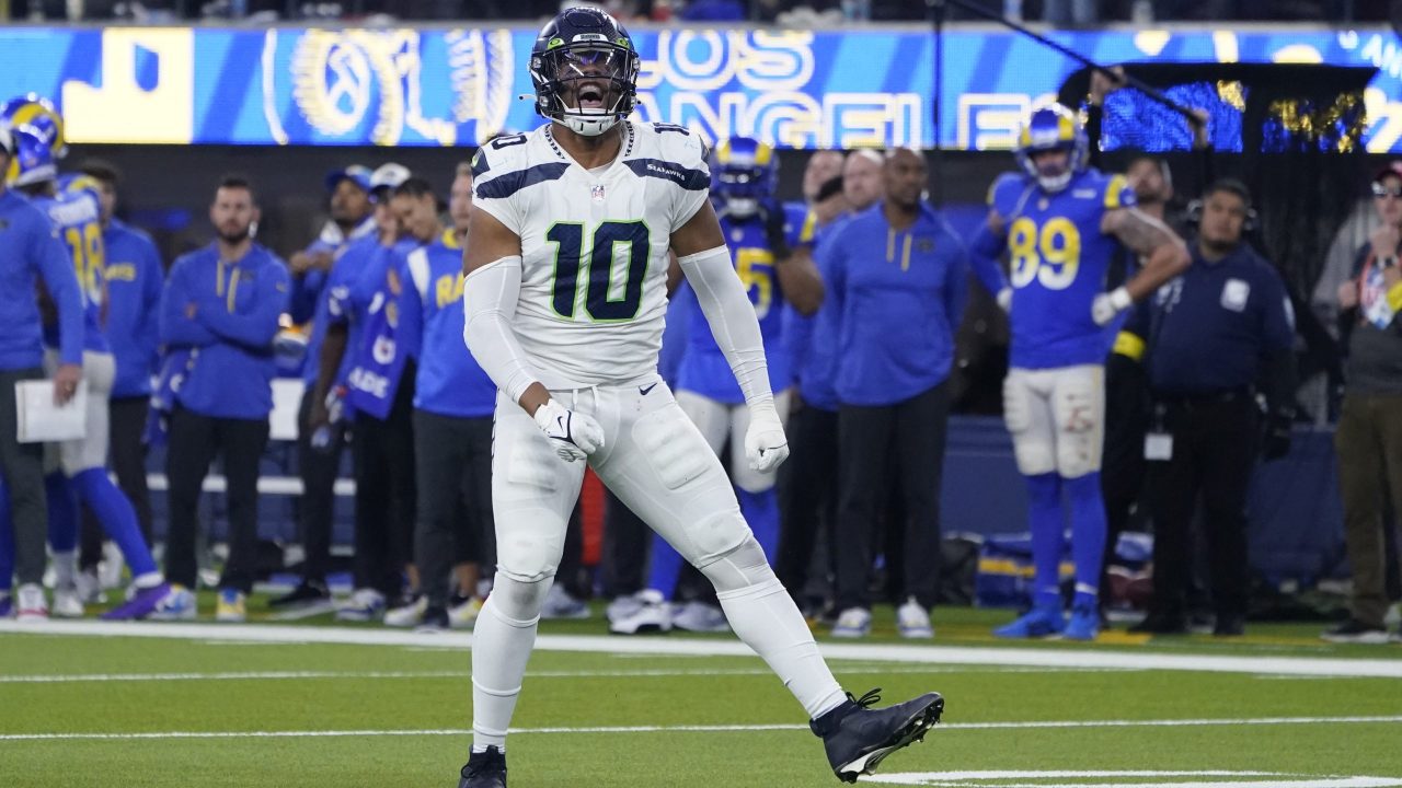 Seahawks, Uchenna Nwosu agree on a 3-year extension worth up to $59 million