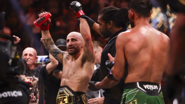 Alexander Volkanovski reacts after defeating Yair Rodríguez during a featherweight mixed martial arts bout during UFC 290 on Saturday, July 8, 2023, in Las Vegas. (Wade Vandervort/Las Vegas Sun via AP)