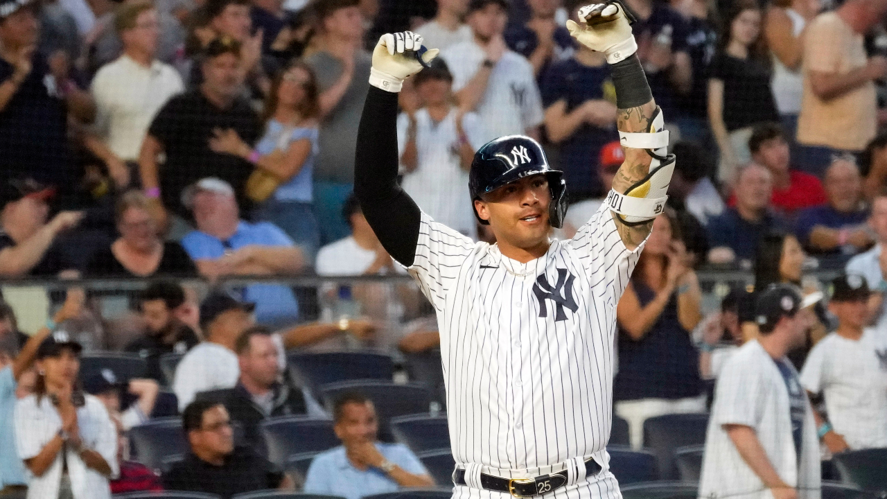 Jonny DeLuca's 1st homer of 2023, 04/07/2023